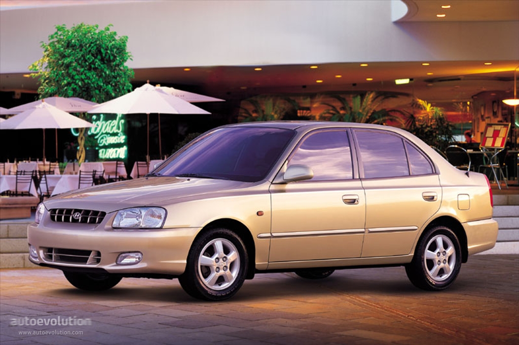 HYUNDAIAccent4Doors-3166_1.jpg