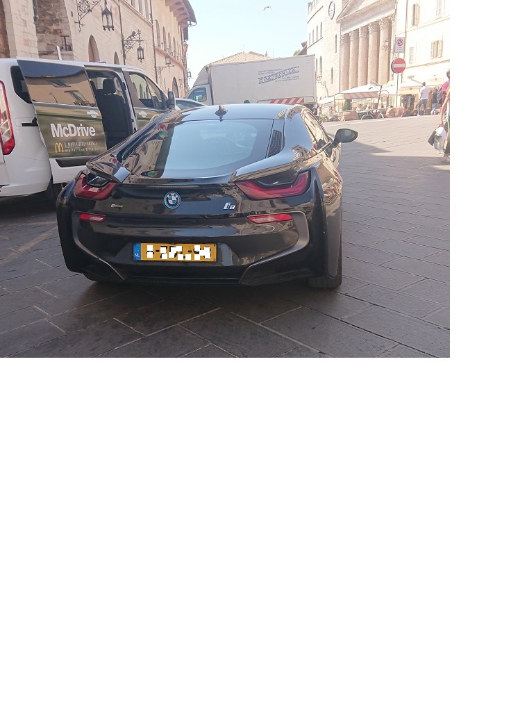 i8 retro.jpg