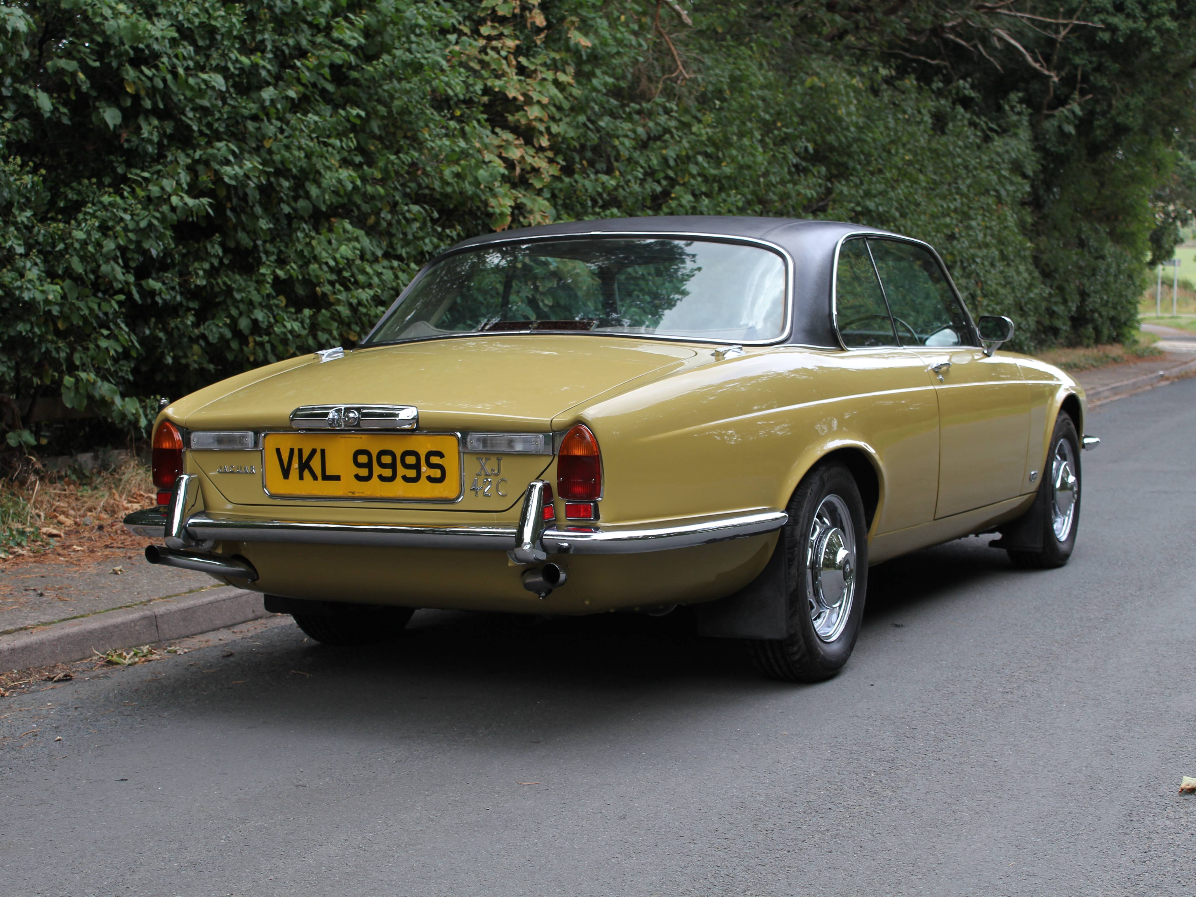 jaguar-xjc-42_58748.jpg