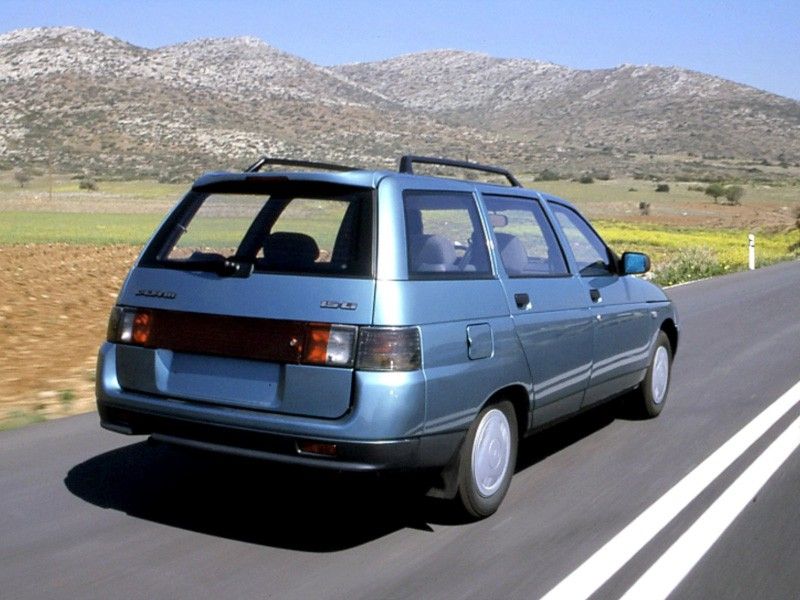 LADA_111_wagon_5_2000_exterior-photos_o_lada-111-wagon-5-doors-2000-model-exterior-photos-4.jpg