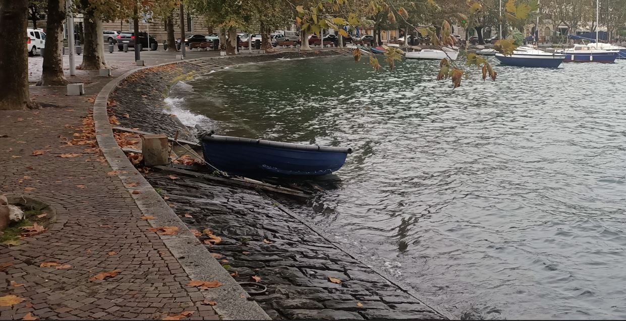Lago1.JPG