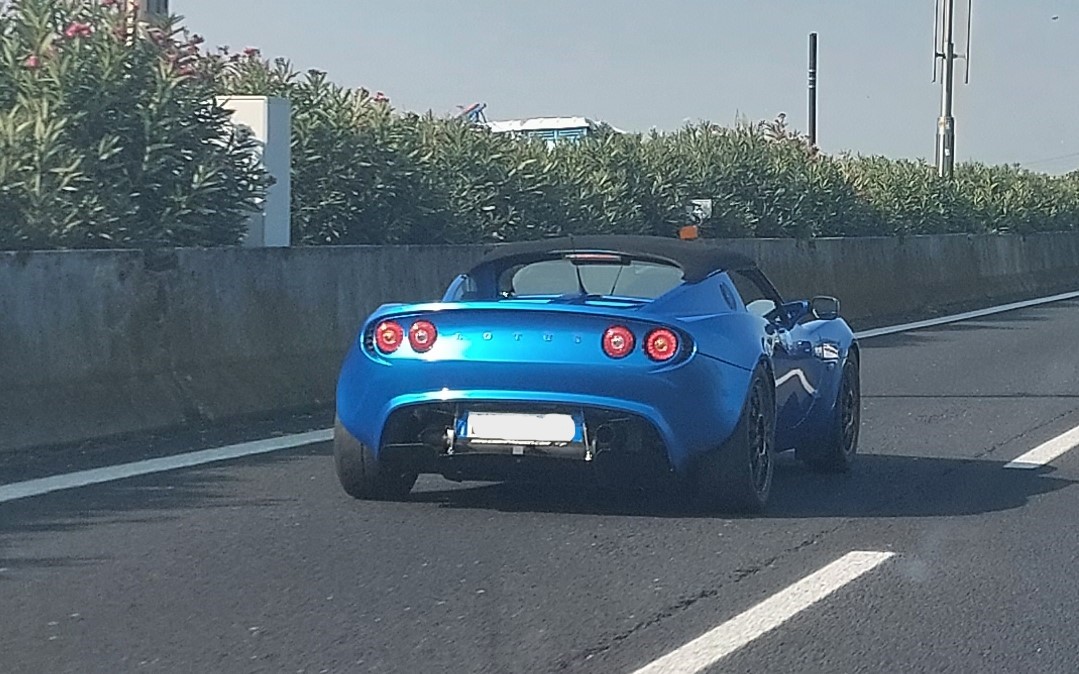 Lotus Elise.jpg