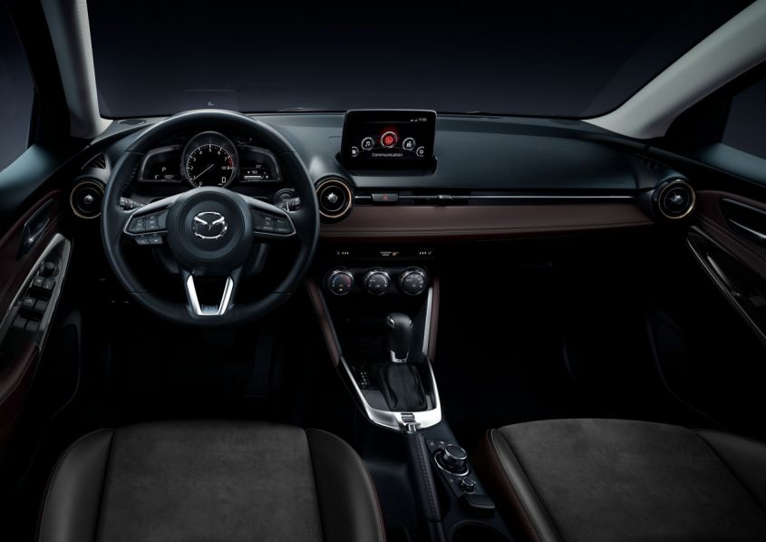 Mazda-2-2017-finiture.jpg