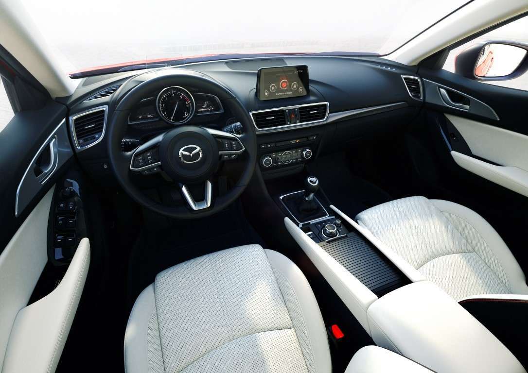 mazda 3 interni.jpg