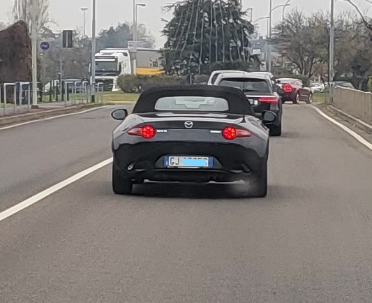 mazda1.jpg