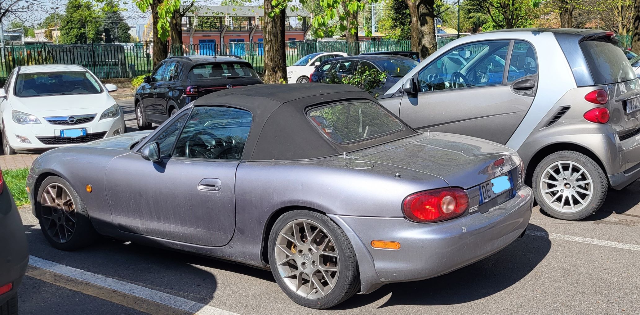 mazda2.jpg