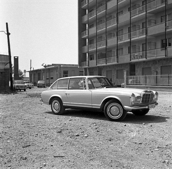 Mercedes-Benz-230-SLX-Shooting-brake-2.jpg