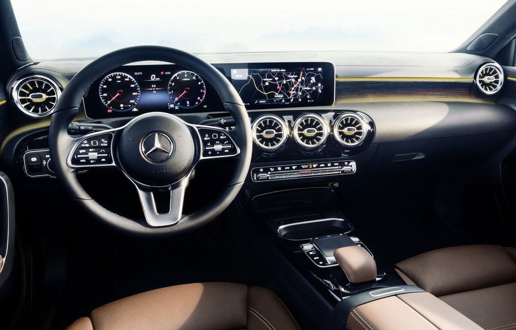 Mercedes-ClasseA-2018-006-e1612431263740.jpg