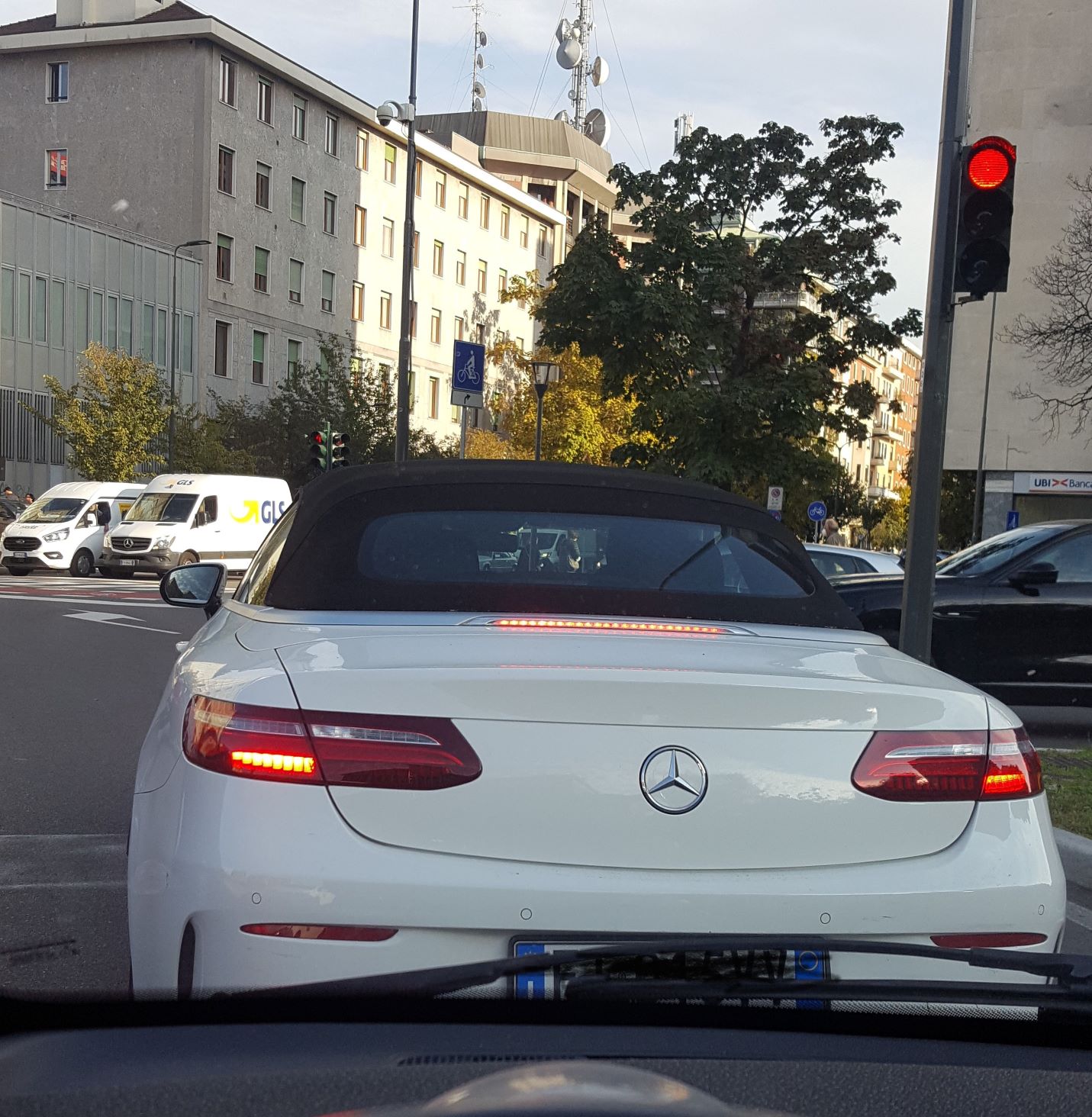 mercedes2.jpg