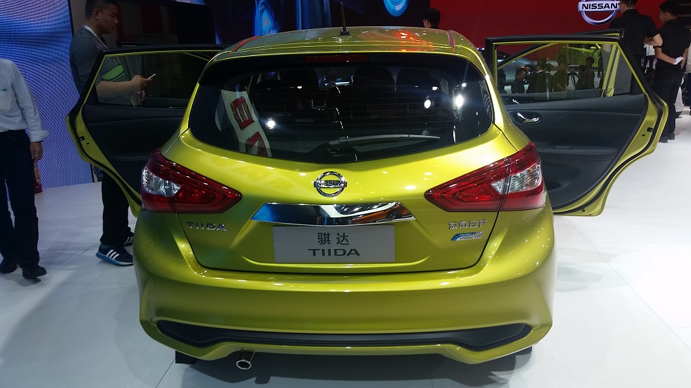 Nissan-Tiida-2017-2.jpg