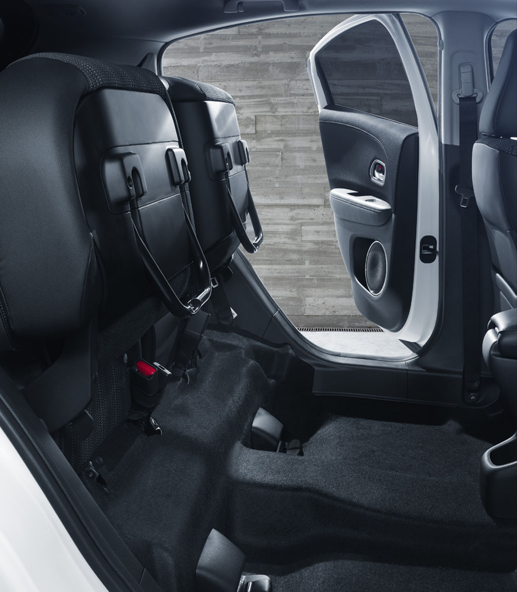 Nuova-Honda-HR-V-2015-interni-magic-seat.jpg