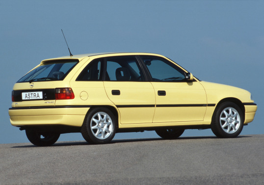 opel_astra_gsi_5-door.jpg