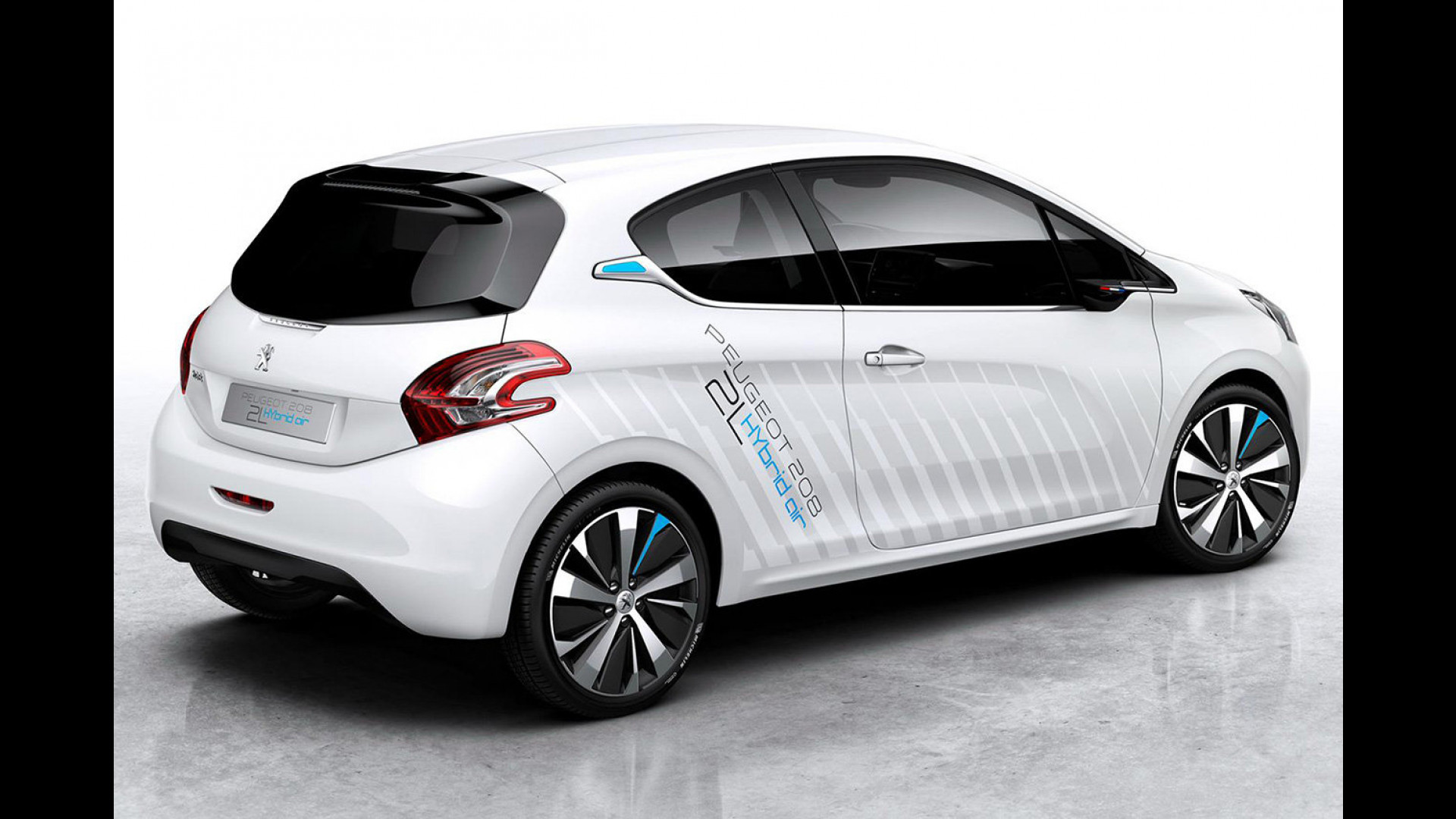 peugeot-208-hybrid-air-2l-lauto-ad-aria.jpg