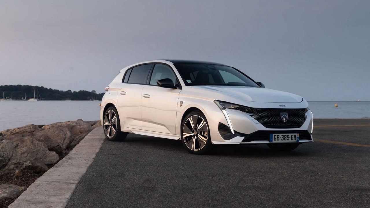 Peugeot-308-2021-anteriore-foto-statica.jpg