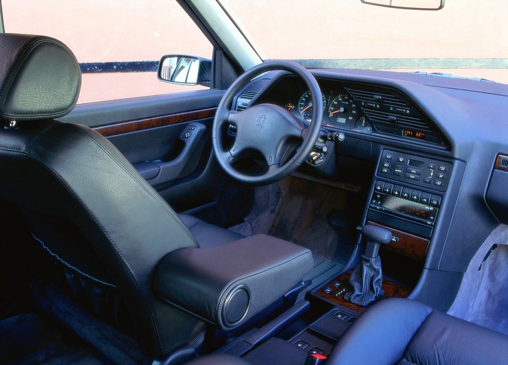 peugeot-605-wnetrze-2705-0e302c5,0,920,0,0.jpg