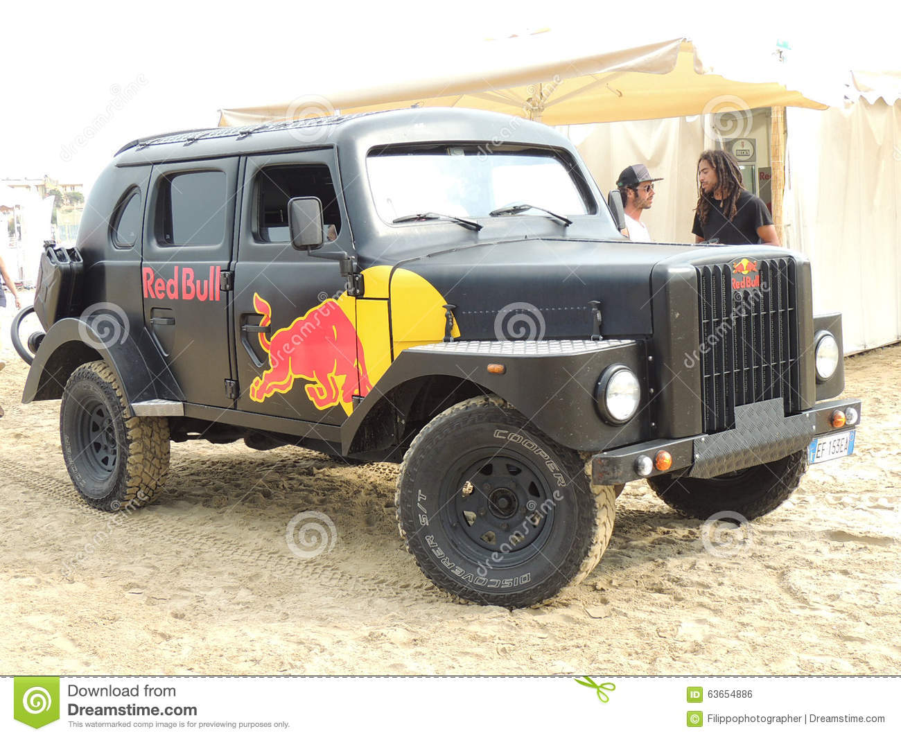 red-bull-jeep-63654886.jpg