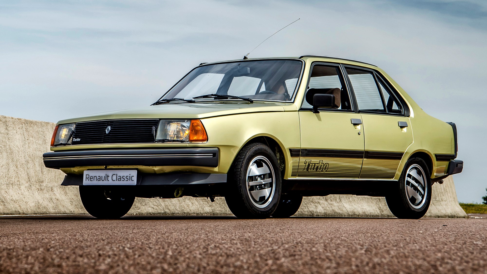 renault-18t-08.jpg