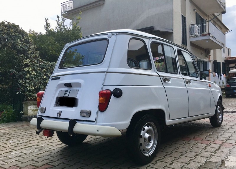 renault 4.jpg