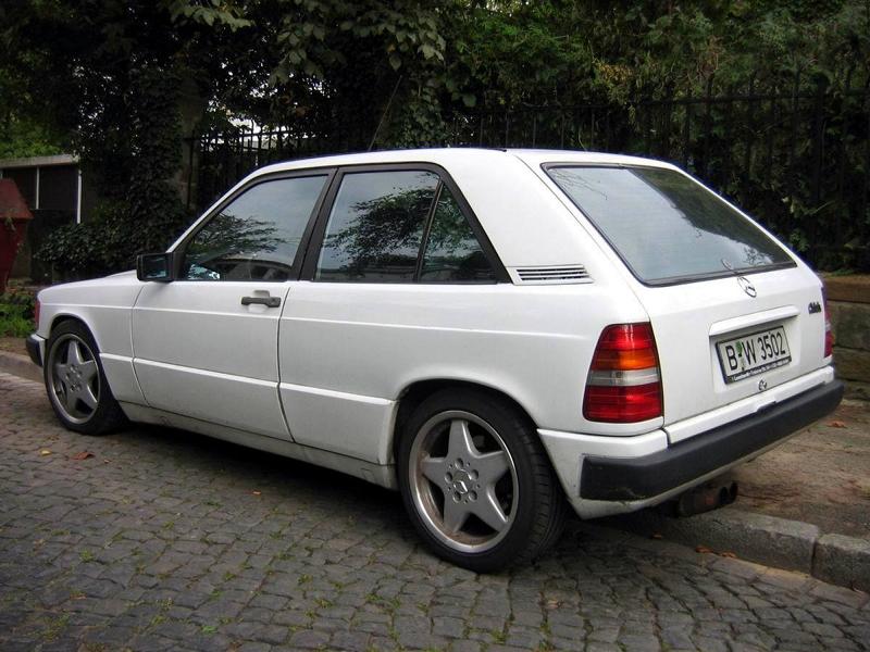 Schulz-190E-Stadt-Hatchback-Mercedes-Tuning-4.jpg