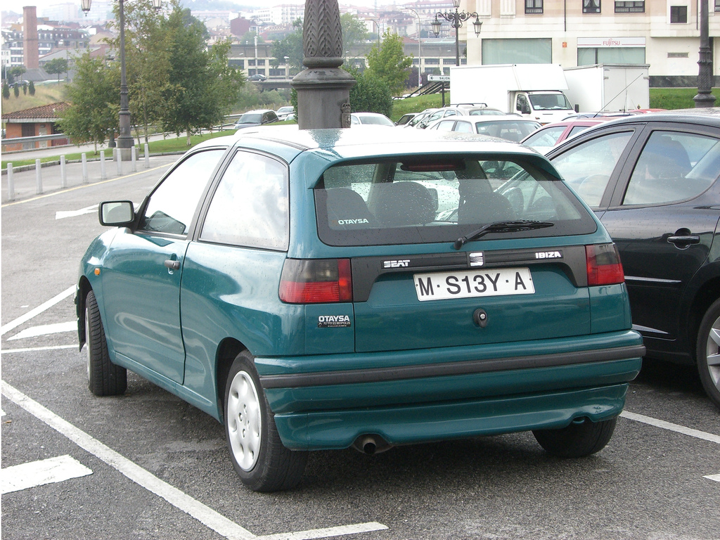 SEAT_Ibiza_Mk2_rear_view.jpg