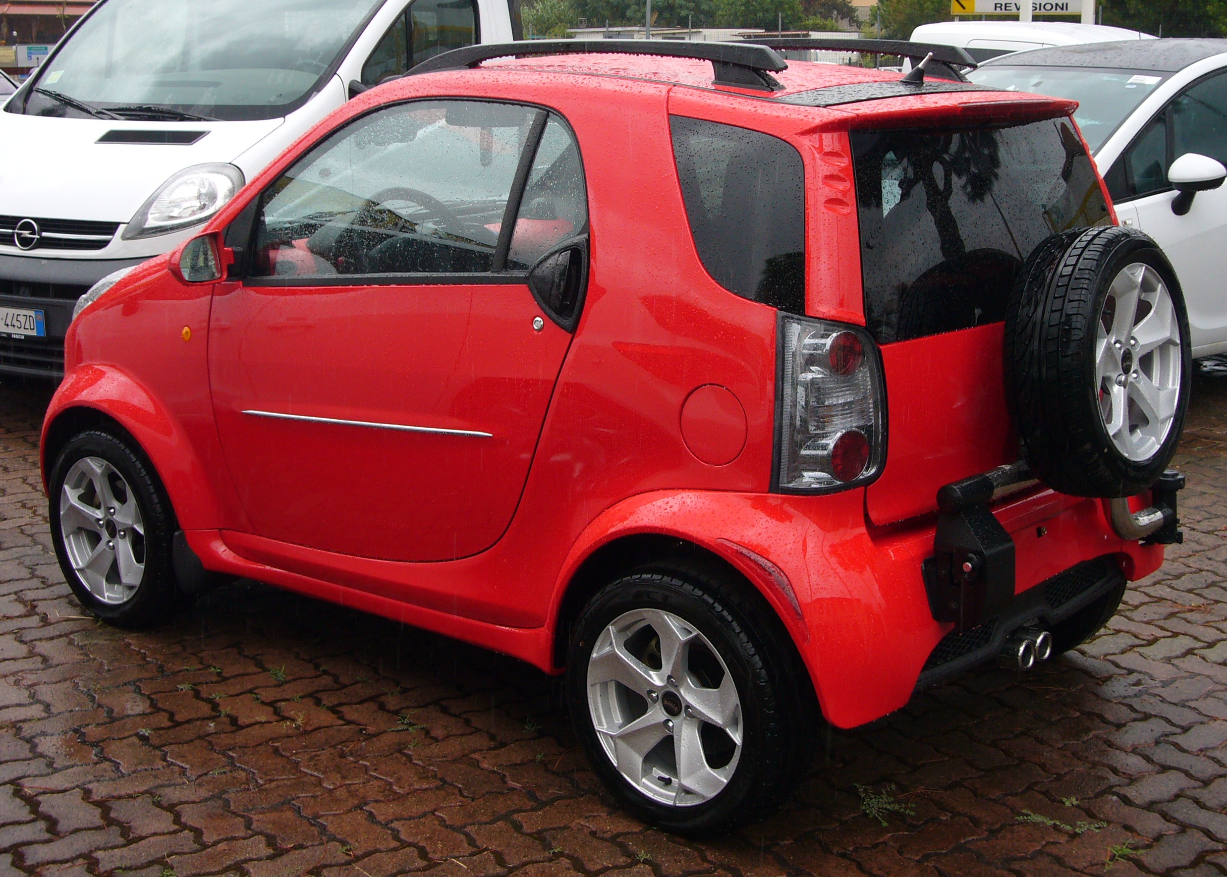 Shuanghuan_Bubble_(Martin_Motors)_rear_quarter.jpg