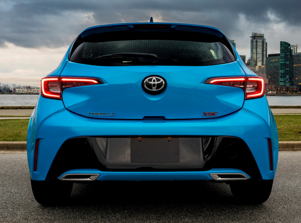 toyota_corolla_xse_hatchback_28_021d012d09e60753.jpeg
