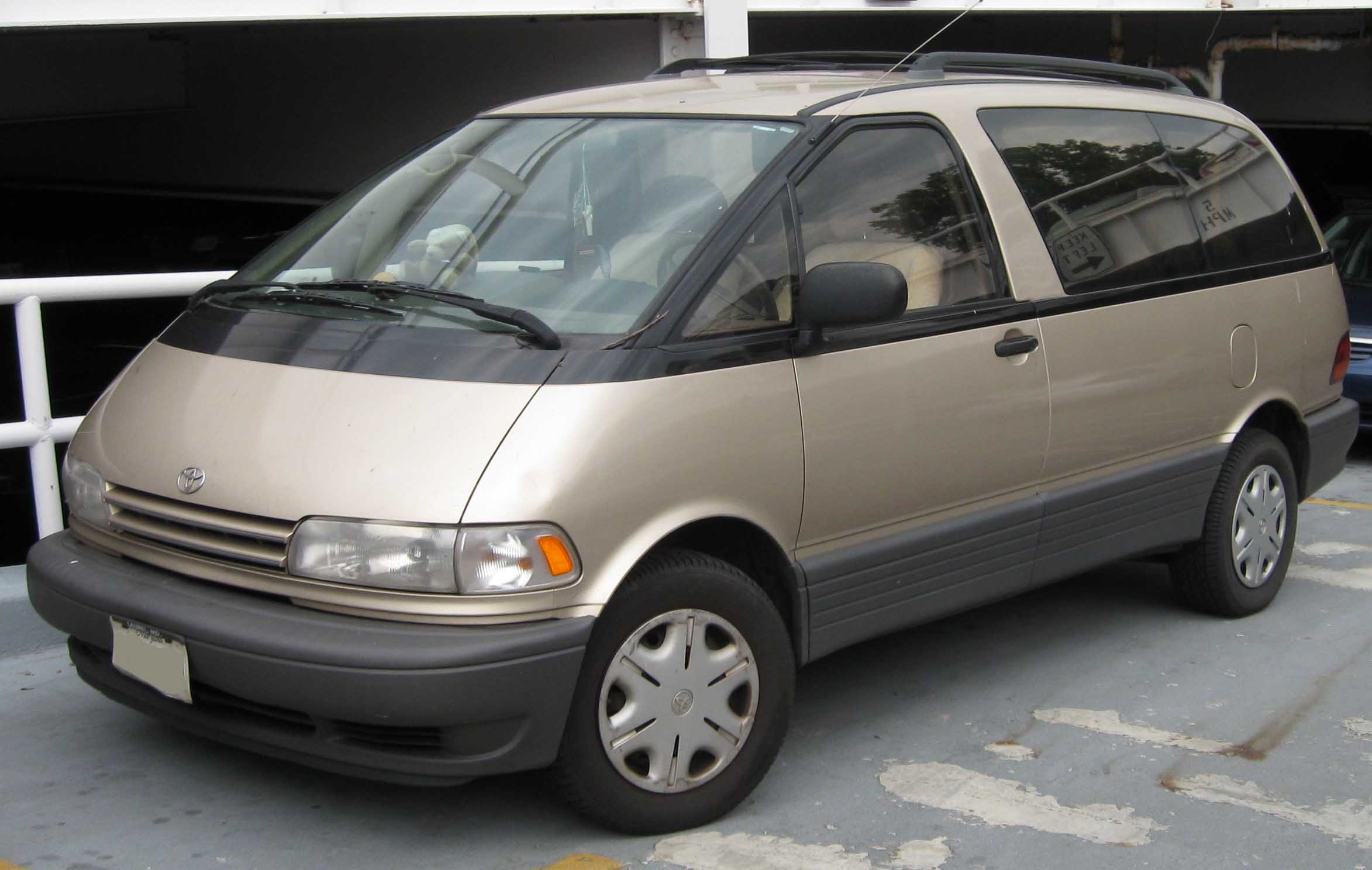 Toyota_Previa_.jpg