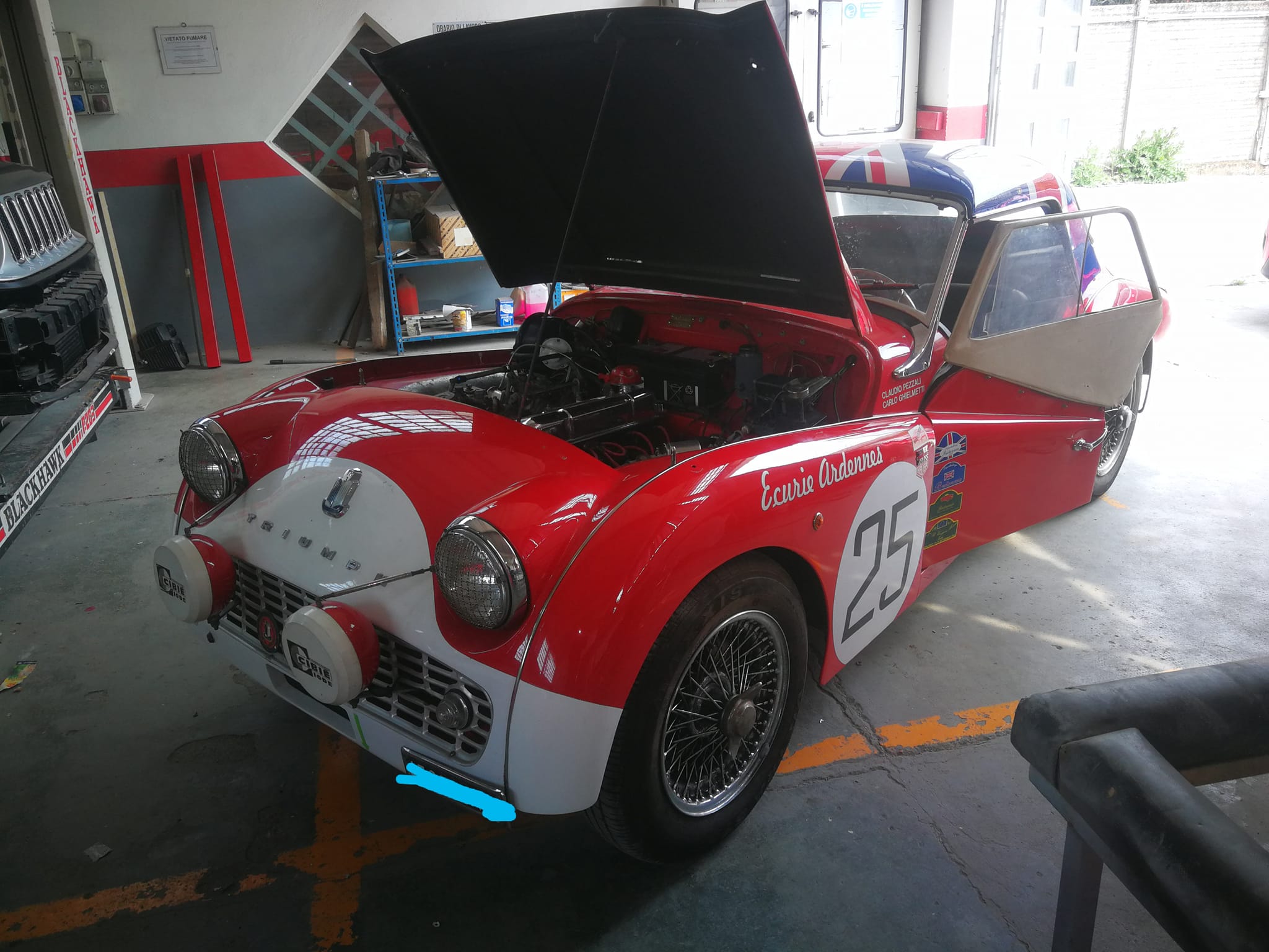 triumph 5.jpg