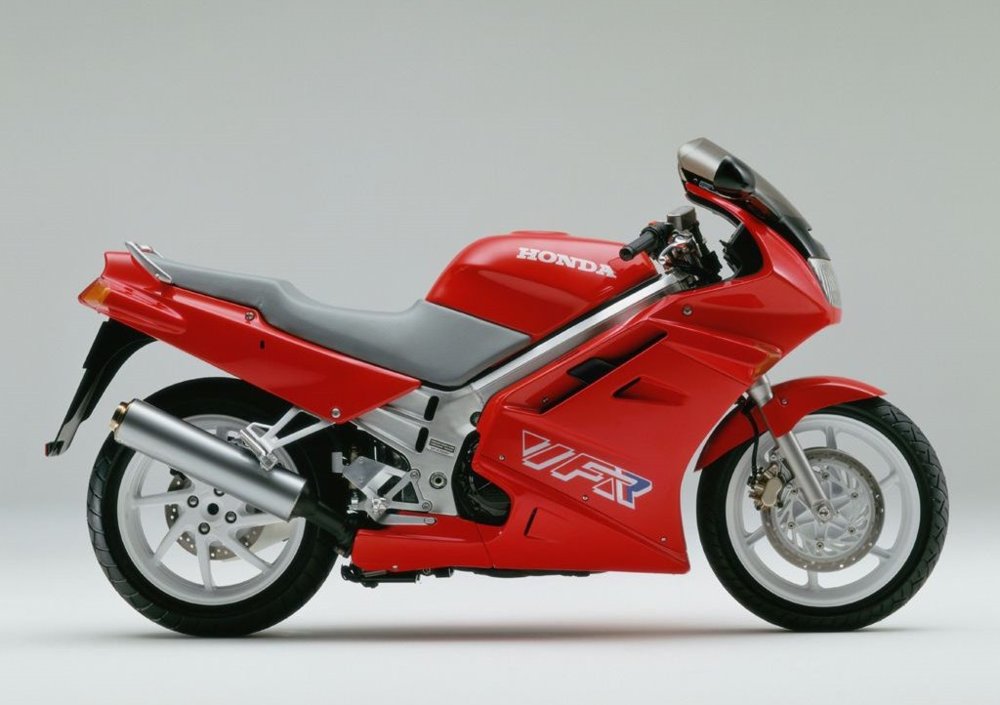 vfr-750-fl-rc36-90-3.jpg