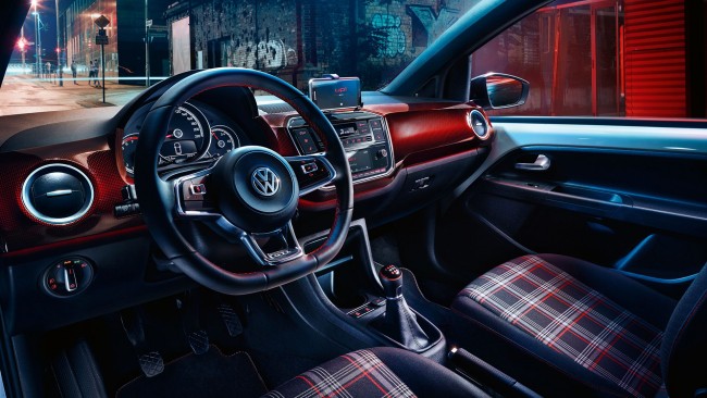 volkswagen-up-gti-3-porte-f2fc9237bf8bd2a2b971ae9d059a2edf.jpg