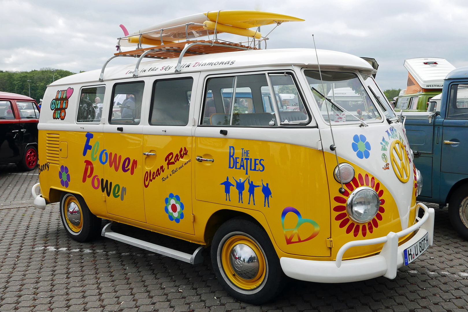 vw-t1-flower-power-367319af-f617-43a5-b082-b263f2520b76.jpg